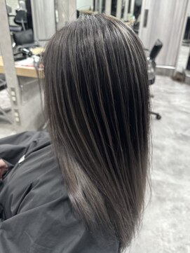 レディアル 大宮(REDEAL ope.) 外国人風バレイヤージュ/ハイライト/白髪ぼかし