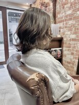 ルーリールー(Rulyru)&nbsp;【京都・烏丸】オリーブベージュ/鎖骨/ミディアム【Rulyru】