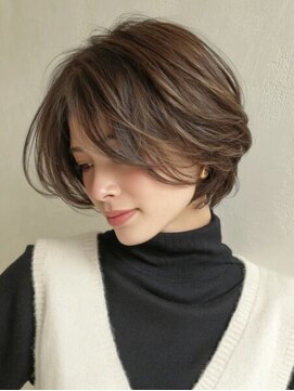 レリーノーブル 西宮北口(RelyNoble) 明るめベージュ×白髪ぼかし丸みショートボブ[西宮北口]