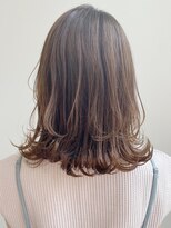 トゥーナ 表参道(tona) ミディアムレイヤー、外ハネボブ、グレージュ、脱白髪染め☆