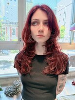 フェブリエ(Fevrier)&nbsp;ワインレッド レイヤーカット ダブルカラー ハッシュカット