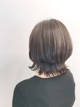 エンヴィー 町田(ENVY) 外ハネCカールショートボブ☆
