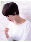 ネイビーカラーの美髪フレンチボブ風マニッシュショート
