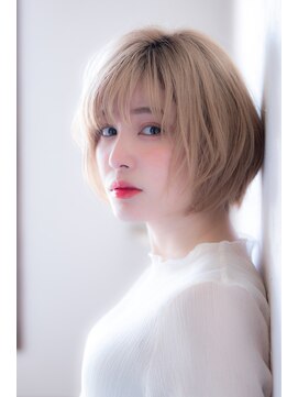 エルフォ(elfo) 【elfo】ハイトーン×パーマで大人可愛いが手に入るショートボブ