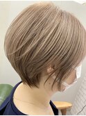 脱白髪染め×黄金ショート