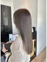 アパートメントヘアー&nbsp;アッシュグレージュストレートレイヤーロング