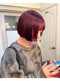 軽すぎず重すぎない、バランス感のあるミニボブ。