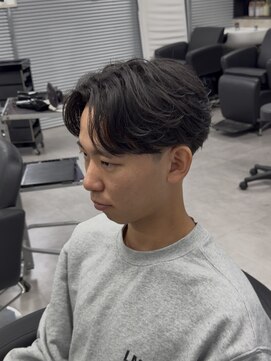 ガオプロデュースバイレボ(gao produced by revo) フェザーパーマ/ニュアンスパーマ/センターパート/ツーブロック