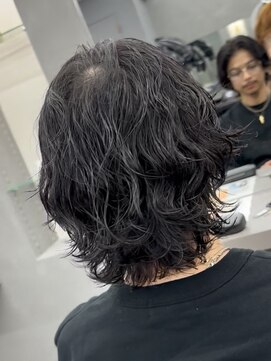 オーバルバイアピッシュ(OVARL by apish) フェザーパーマシャドウパーマニュアンスパーマサーフカール原宿
