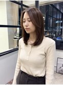 セミロング レイヤーカット 顔まわりレイヤー