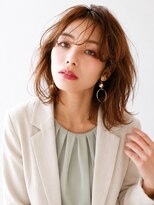 ザビー(THE B) ラフなウェーブで魅せる、大人の抜け感ミディアム