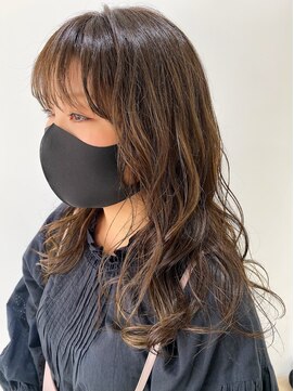 エガク(egaku) セミロング　巻き髪スタイル