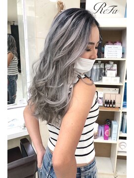 リア 大阪梅田(Ria) ～外国人風ハイグラデーションカラー～【Ria 大阪 梅田】