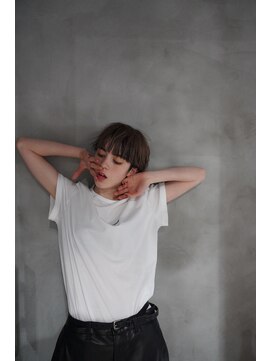 ダブル(W) クールにキマるハンサムショート　モードヘア　自由が丘　YUTA