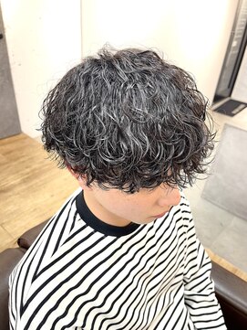クオンヒール 淀屋橋店(QUON HEAL) スペインカール/スパイキーショート/フェザーパーマ/フェード×