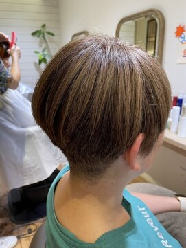 ハチマルハチ エアー 向ヶ丘遊園店(808 air) 刈り上げショート