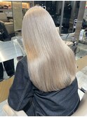 ホワイトベージュハイトーンカラーブロンドブリーチリタッチ