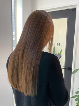 ビビバイベル(BiVi by BHEL) 桑名ロングレイヤーカットミルクティーベージュロングヘア韓国