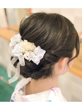 美容室ティーライズグループ アンダーカラーズ バイピカソ ×PICASSO 編み込みねじりアップ