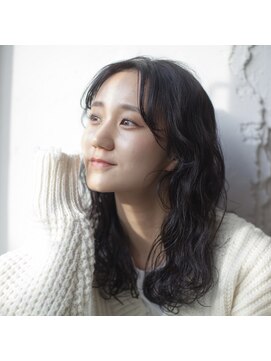 ロッソ(rosso) 柔らかいウエットのパーマスタイル