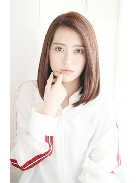 ラクシア(LUXIA) ミディアムナチュラルストレート