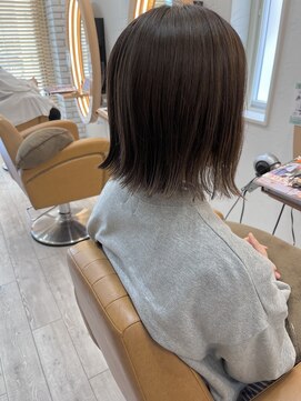 アドラーブル けやき通り店(adorable) 【切りっぱなしボブ】外ハネボブ【ハイライトカラー】ベージュ