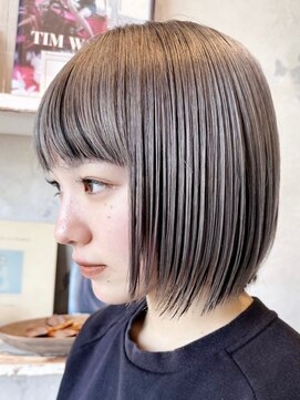 カムジーヘッド(COMEGHEAD) 丸みショートボブブリーチダブルカラーハイライトケアブリーチ