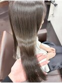 大人可愛いロングレイヤー透明感オリーブグレージュヘアー新宿