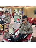 -80's American barber shop-