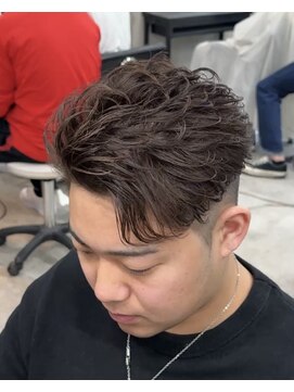 イーラ(era) フェザーショートパーマ/メンズ/刈り上げ/眉毛/ツイスト