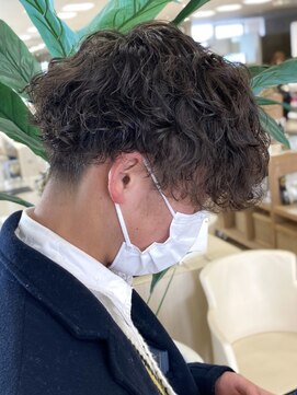 シャルムバイケンジ(Charm.by KENJE) 銀座メンズパーマ波巻きシャドウパーマツイストスパイラル無造作