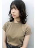 抜け感のあるミディアムレイヤー（表参道美容室）