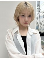 トルネード(TORNADO)&nbsp;海外レイヤーミニボブ 切りっぱなし ハイトーンベージュ t1115