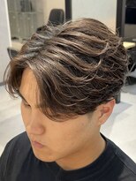 エデアンルクラ 下通(EDEAN Leclat)&nbsp;熊本メンズヘアフェザーショートフェザーパーマセンターパート