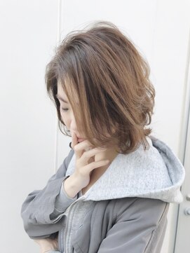 ルーファス 恵比寿 渋谷(Ruufus) 大人の外ハネミックスショートボブ【Ruufus恵比寿渋谷】