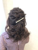 アルマヘア(Alma hair)&nbsp;大人女子に人気　編み込みハーフアップ