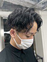 フィフス 天神大名(fifth)&nbsp;センターパートツイストスパイラルパーマメンズマッシュパーマ