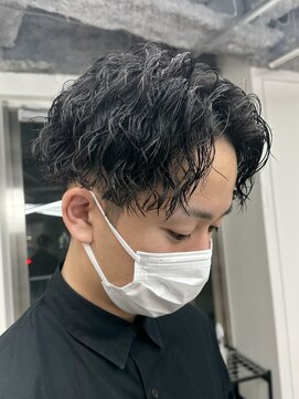 フィフス 天神大名(fifth) センターパートツイストスパイラルパーマメンズマッシュパーマ