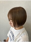 つるつるボブスタイル×グレージュカラー