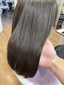 ジップ 浜田店(zip) 透明感アッシュグレージュ×３０代オフィスストレート