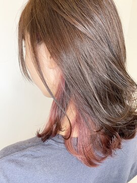 アヴァンス 泉大津店(AVANCE.) インナーカラー×ぱっつんボブ×ピンク×外はね