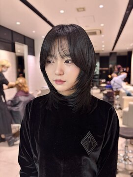 ステア ケース(stair case) 韓国ミディアムレイヤーハッシュカットトリートメント