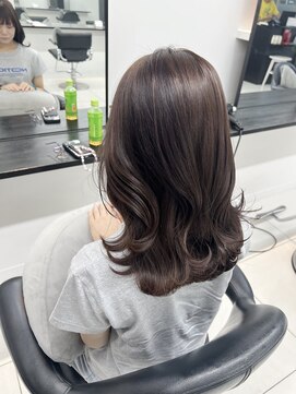 ユニークノベル 中央林間(unique novel) くびれ巻き　ミディアムヘア　グレージュカラー