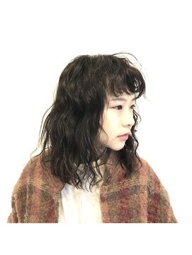 プランクスター(prankster) [prankster]ほんのりレイヤーのラフなウェーブパーマスタイル