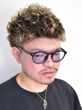 ヘアスタジオヘーフリヒ(HAIR STUDIO HoFLICH) 【立体感メッシーボーイ】