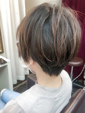 ミシェリー(misherry) 小顔ショート20代30代髪質改善前髪イルミナマロンベージュ