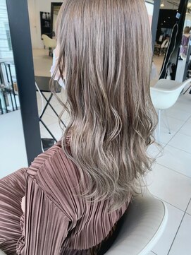 アクアオモテサンドウ(ACQUA omotesando) 極細ハイライト　シークレットハイライト　ミルクティー　古本