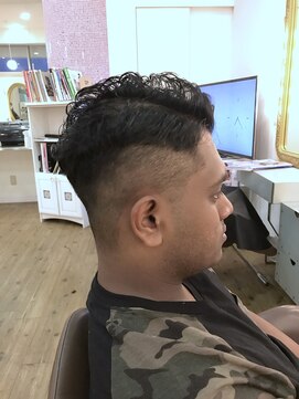 コワファースト 別府 アシンメトリーフェードカット