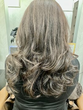 ペシェ(PECHE) 巻き髪ロングヘア