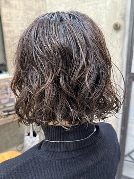 ナループロアオハナ(Nalu pu loa ohana) ボブパーマ/ゆるめパーマ/大きめカールパーマ/パーマ